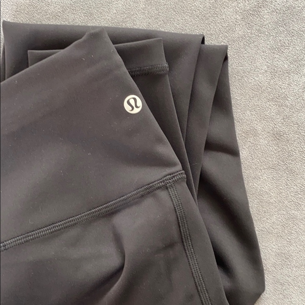 Lululemon wunder train HR tight 25” - Picture 3 of 4